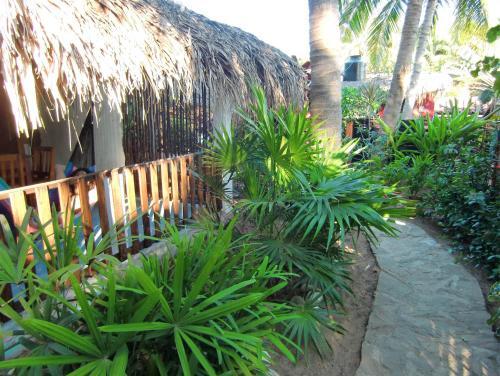 Hostal El Jardin Zipolite Bungalows