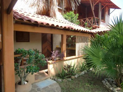 Hostal El Jardin Zipolite Bungalows