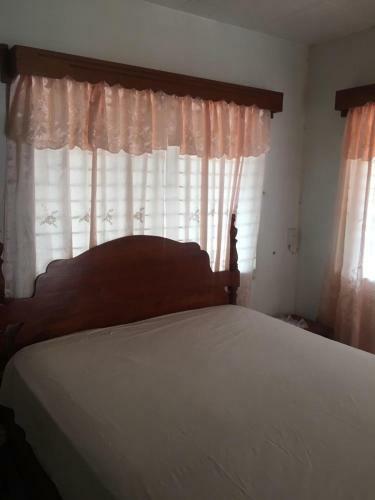 Hostal Home Away From Home