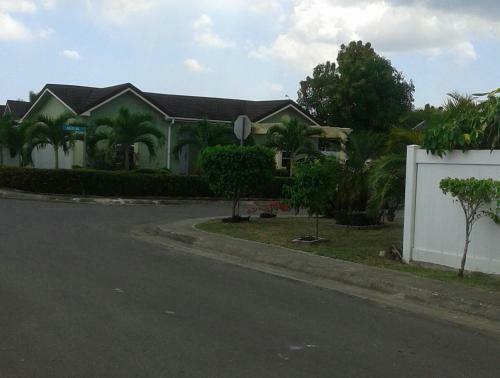 Spanish Town Gated Secured Private Rooms