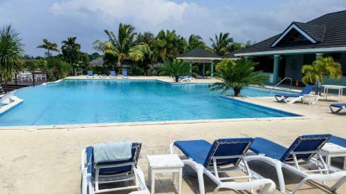 Ocho Rios Villa @ The Palms