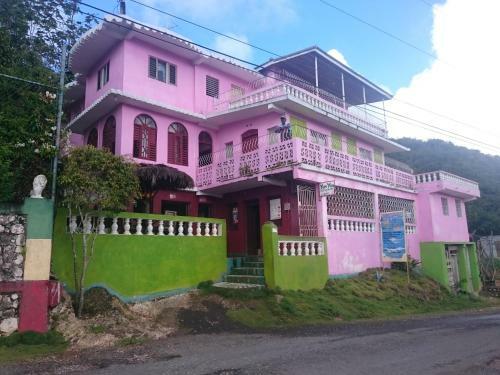 Bed & Breakfast Nine Miles Cultural Hangouts And Tours