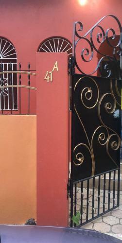 Hostal Shadrick Homes