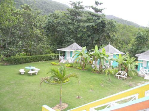 Hotel Bluefields Bay Resort