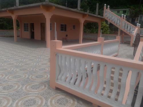 Hostal Albevel Fairview Complex