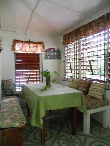 Hostal Drapers San Guest House