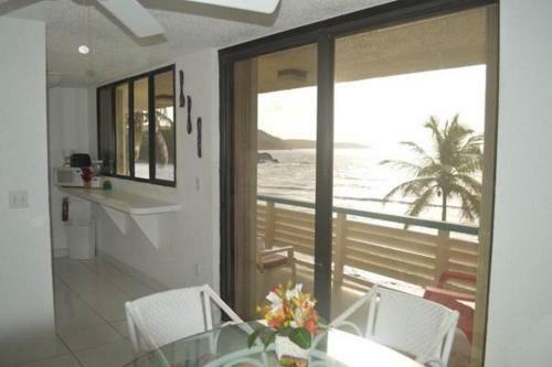 Apartamento Oceanfront Watergate Villas & Condos