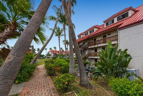 Hotel Sapphire Beach Resort