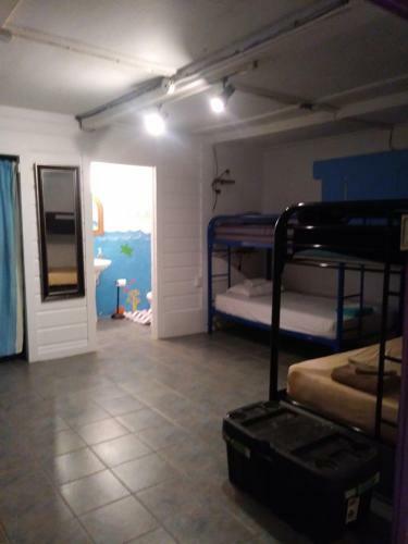 Tillett Hostel And Guesthouse