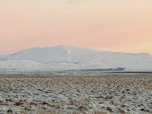 Hekla Cabin 3 Volcano And Glacier View