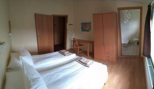 Hotel H�tel Laugarh�ll