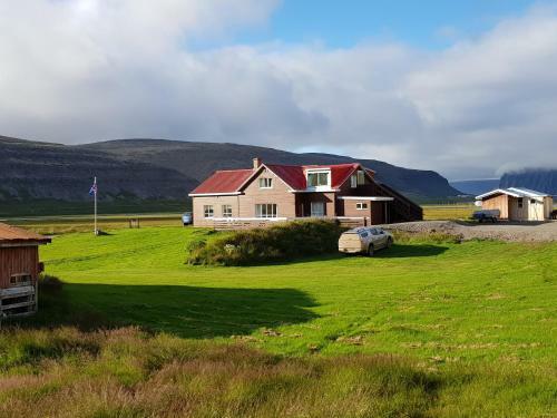 Hostal Hnjotur Guesthouse
