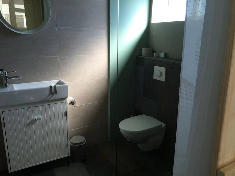 Hostal Lindart�n Guesthouse