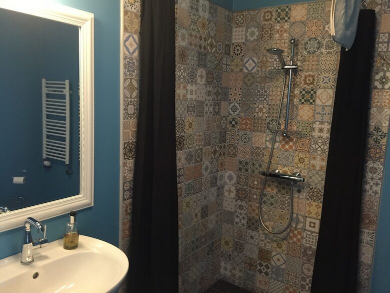 Hostal Lindart�n Guesthouse
