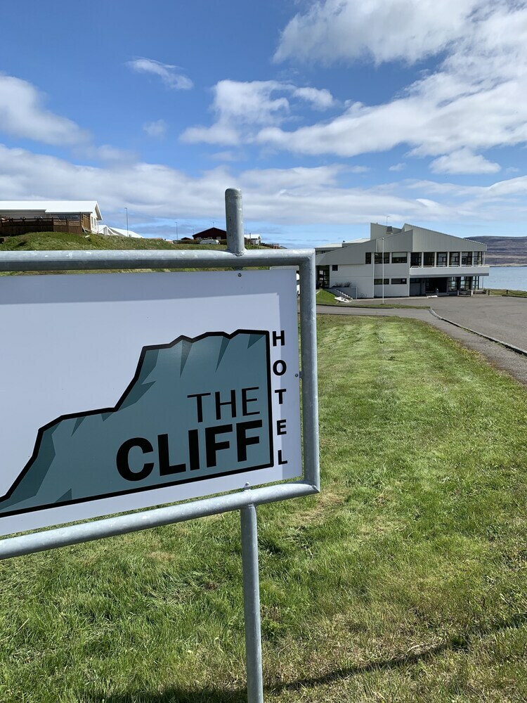 The Cliff Hotel