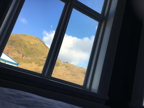 Hostal Guesthouse H�ll