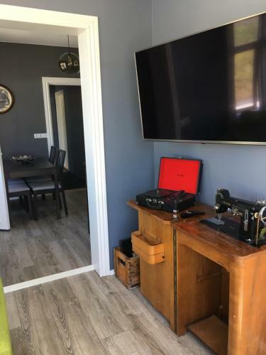 Hostal Guesthouse H�ll
