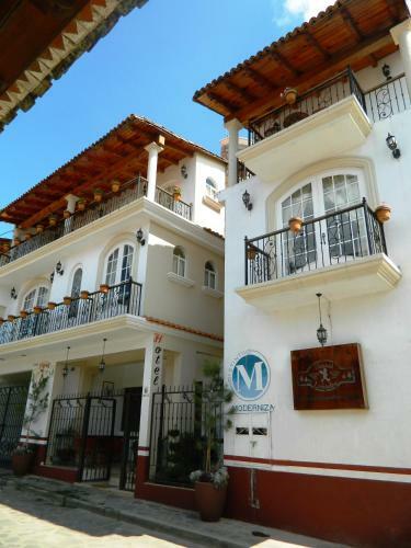 Hotel El Le�ador