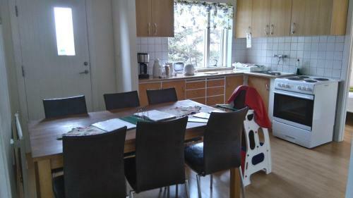 Br�nalaug Guesthouse - Holiday Home