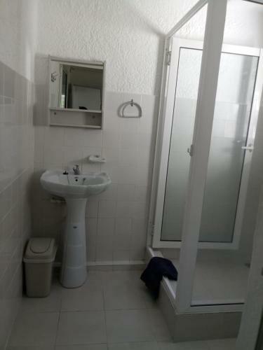 Hostal Chambre Privative � 50m Du Lagon