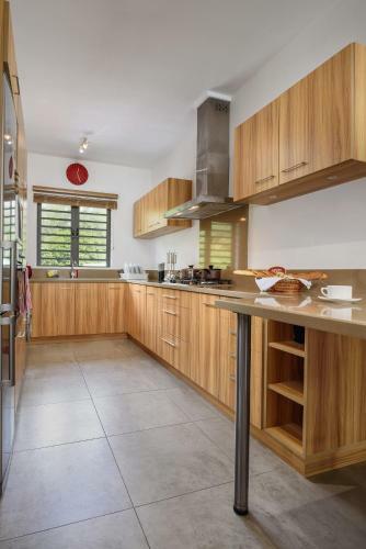 Pearly Sands - Beachfront Deluxe Apartment