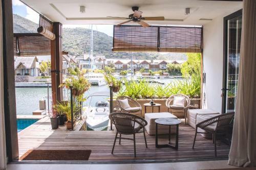 Hotel West Coast Marina