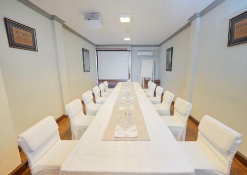 Gold Crest Hotel