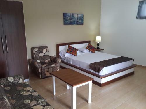Hostal Royal Taste Residency