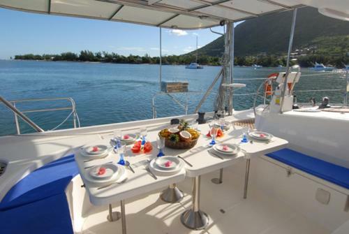 Madiana Catamaran Cruises