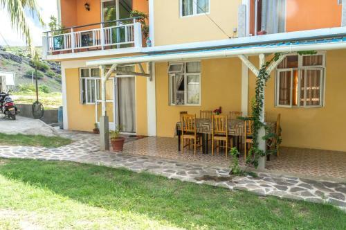Hostal Merlin Guest House