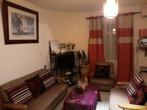 Flo Villa