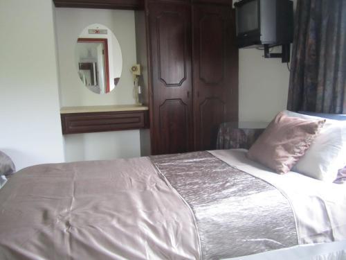 Bed & Breakfast Whitestream House