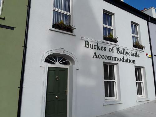 Apartamento Burkes Of Ballycastle Accommodation