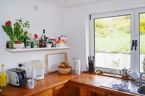 Holiday Home Between Tourmakeady And Leenane