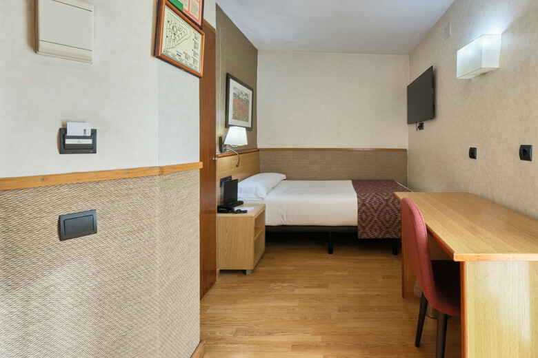 Hotel Catalonia Park G�ell