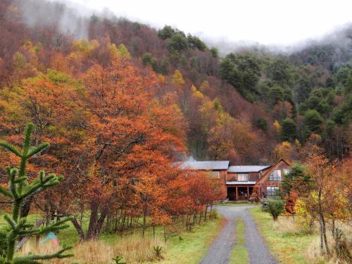 Hostal Y Caba�as "el Coig�e"