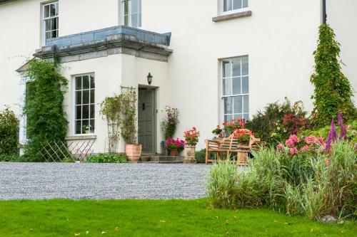 Bed & Breakfast Lough Bawn House