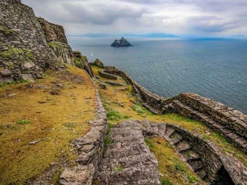 Tigh An Droichid, Ballinskelligs