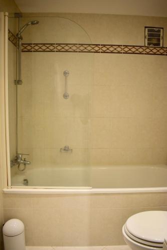 Stylish 1 Bedroom Apartment By Grand Canal
