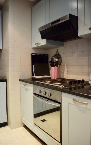 Stylish 1 Bedroom Apartment By Grand Canal