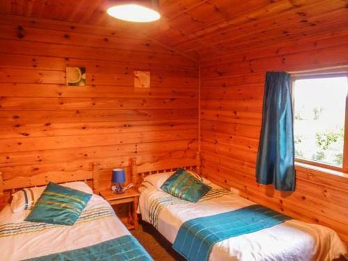 Cabin 6, Belturbet