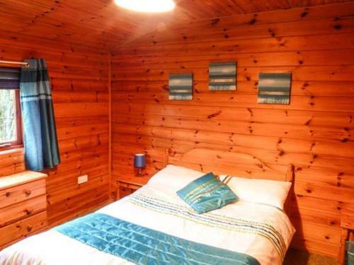 Cabin 6, Belturbet