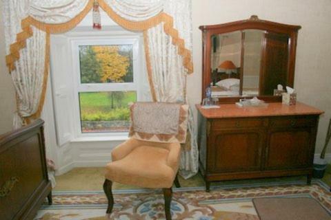 The Castle Country House B&B