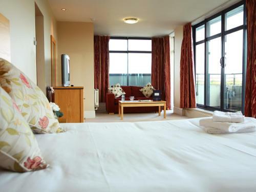 Green Isle Conference & Leisure Hotel