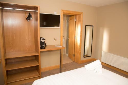 Hostal Lynch's Townhouse