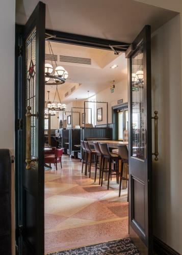 The Old Borough Hotel - Wetherspoon