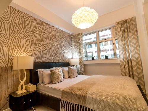 Large Boutique Style Apartment - Upper House