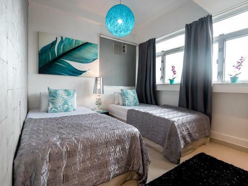 Large Boutique Style Apartment - Upper House