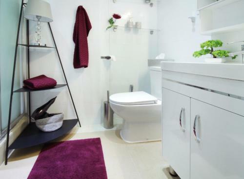 Large Boutique Style Apartment - Upper House