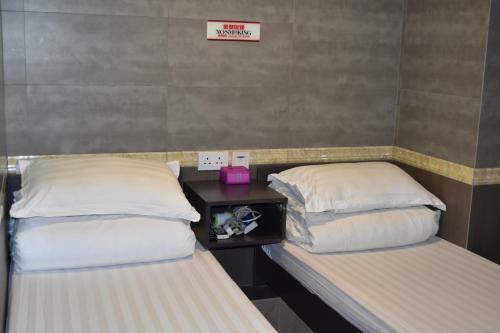 Hostal May House